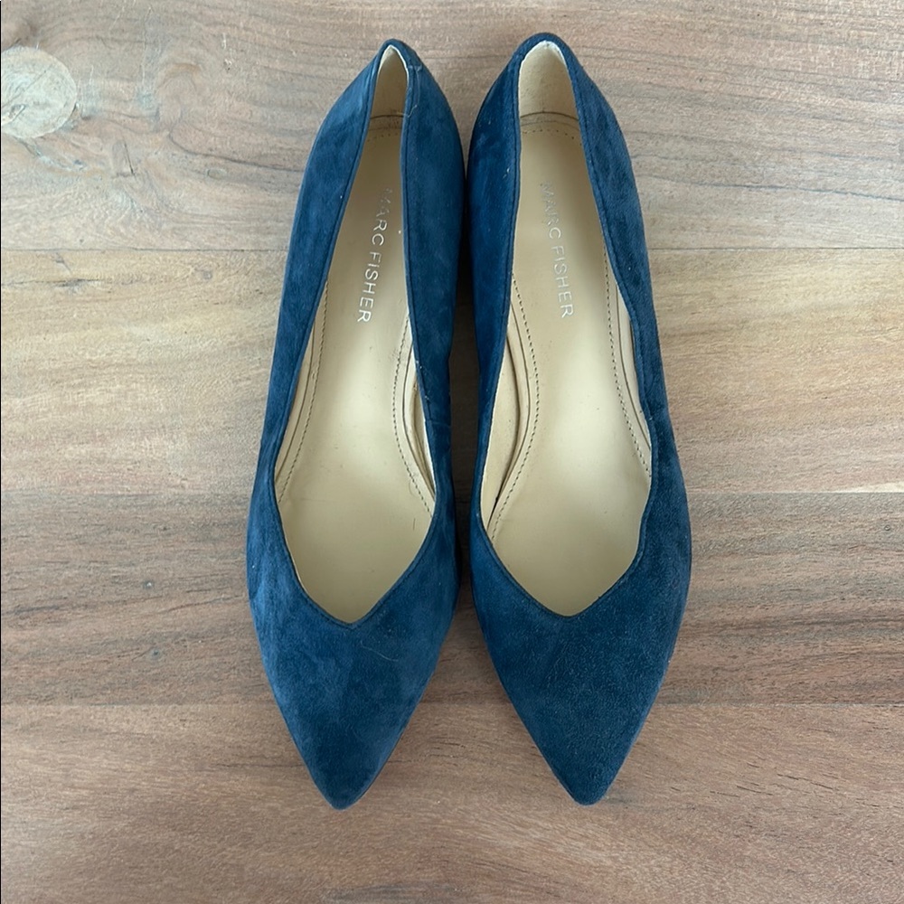 Marc Fisher Blue Suede Flats Elegant Pointed-Toe Design